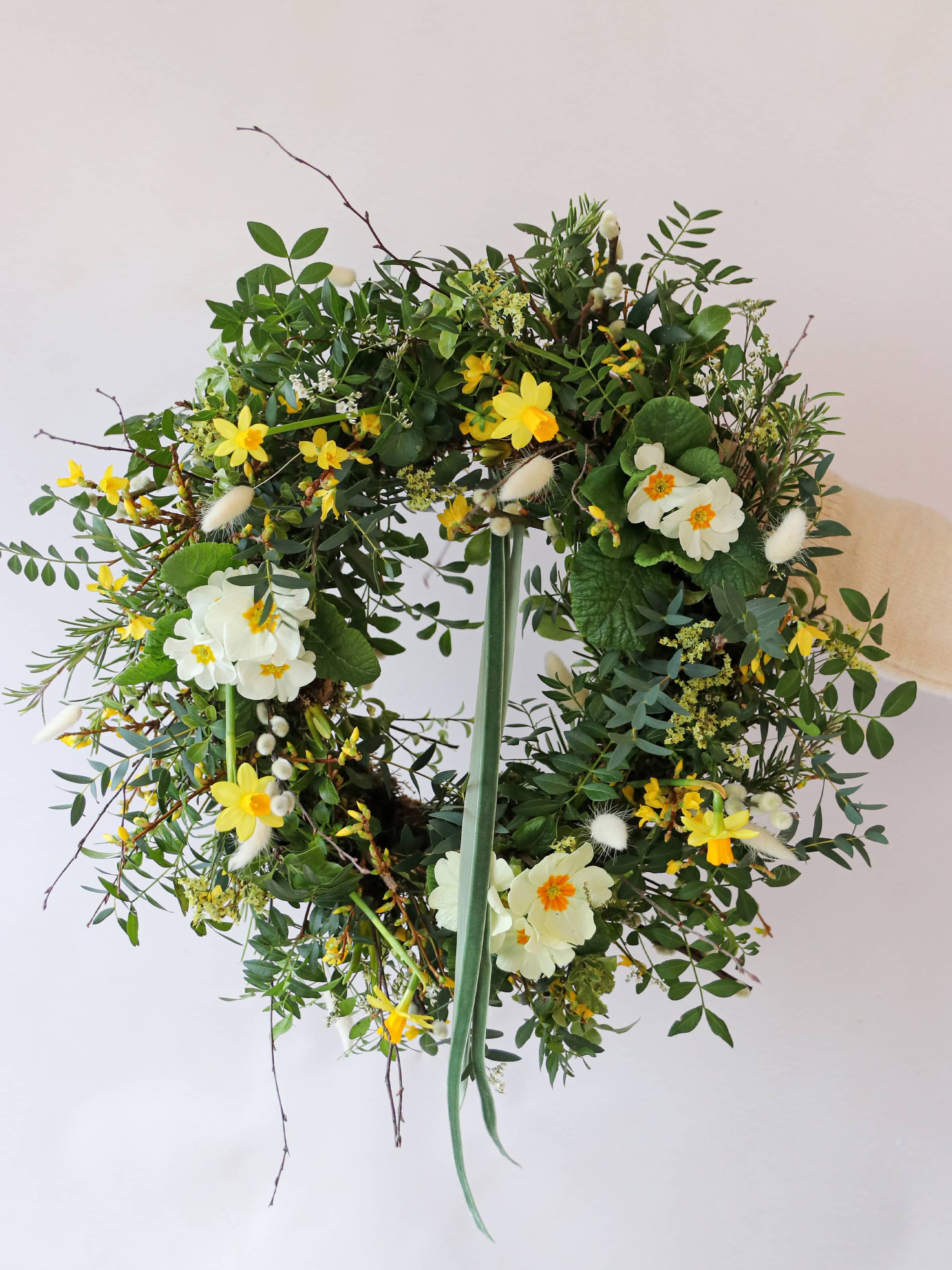 16" Yellow & White Spring Wreath