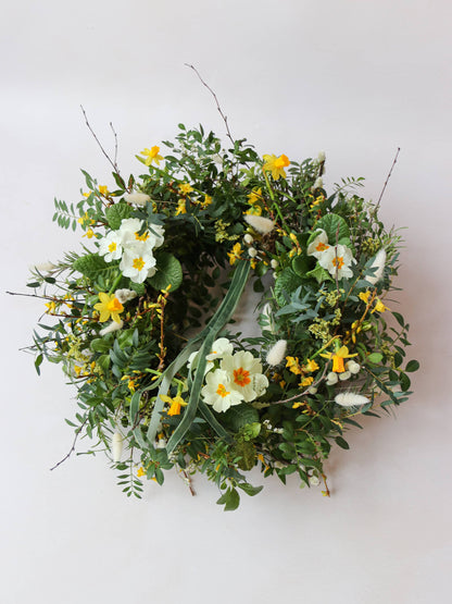 16" Yellow & White Spring Wreath
