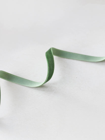 Thin Velvet Ribbon (1m)