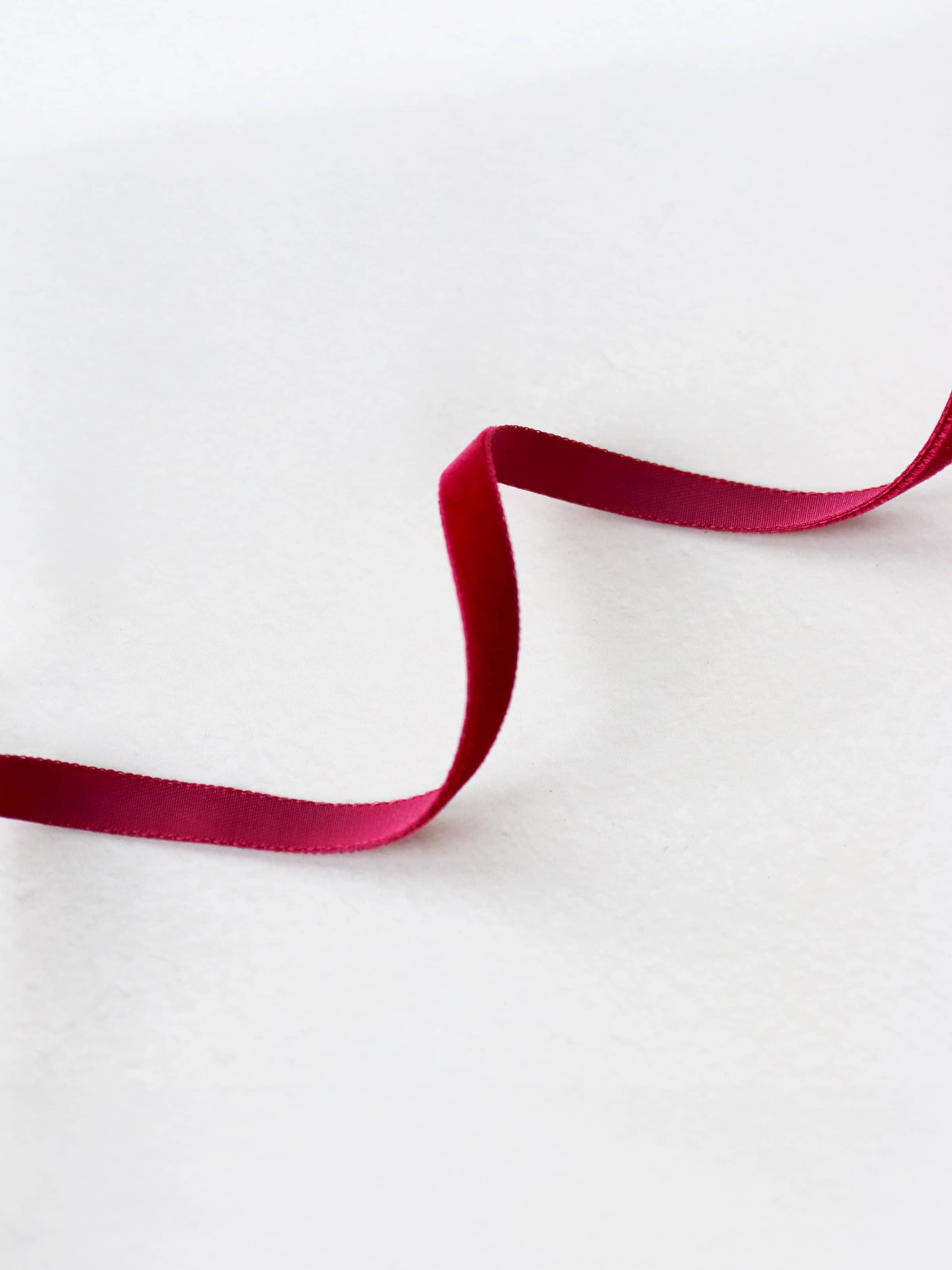 Thin Velvet Ribbon (1m)