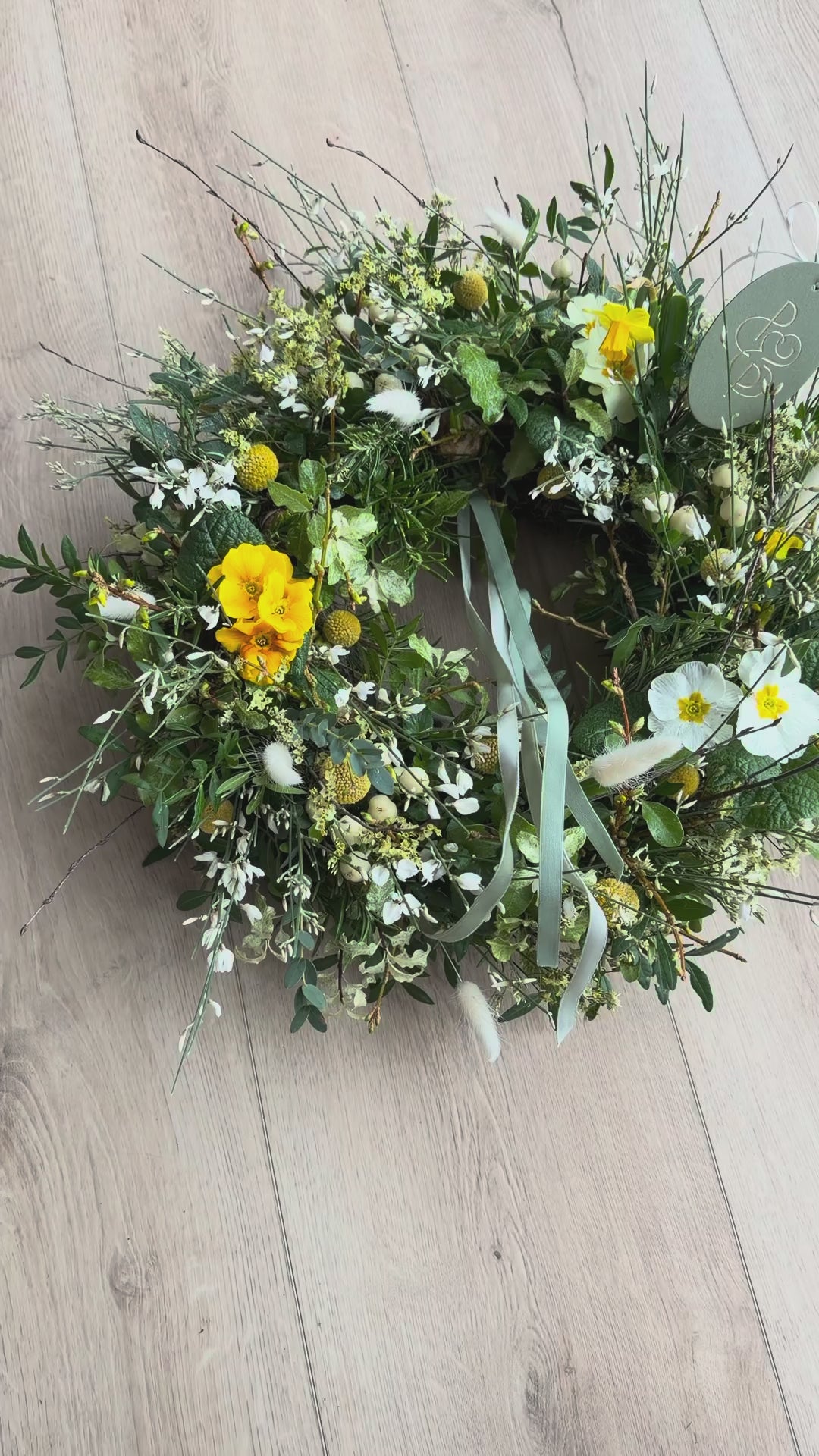 16" Yellow & White Spring Wreath